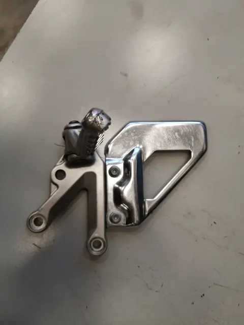 VOETSTEUN RECHTS Aprilia Tuono 1000 2006 - 2008
