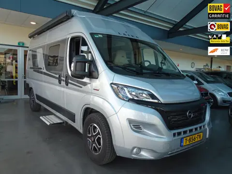 Laika KOSMO P 6.0 Bed onder en Hefdak Bed boven, Trekhaak