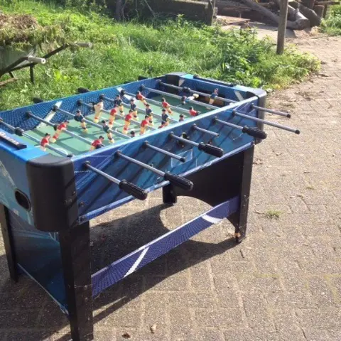 Tafelvoetbalspel, zeer solide