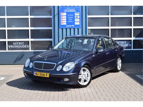 Mercedes-Benz E-Klasse 500 Avantgarde V8 Panoramadak