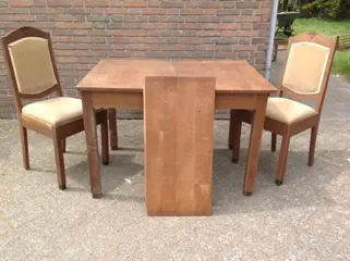 Eetkamerset - tafel + 4 beklede stoelen