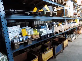 Diversen nieuwe trailer onderdelen en van volvo-mercedes