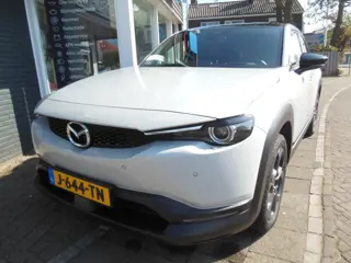 Mazda MX-30 e-SkyActiv 145 First Edition 36 kWh 12 maanden Bovag garantie carplay/android