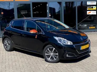 Peugeot 208 1.2 PureTech Roland Garros/panorama/pdc/navi/5 deurs