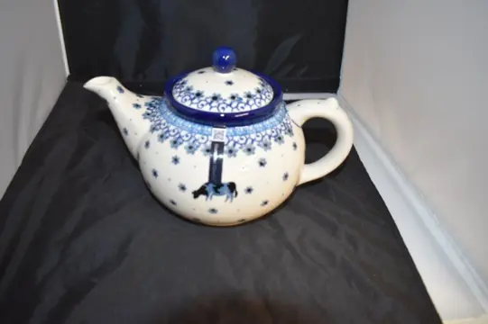 Theepot Koe Bunzlau Casdtle servies