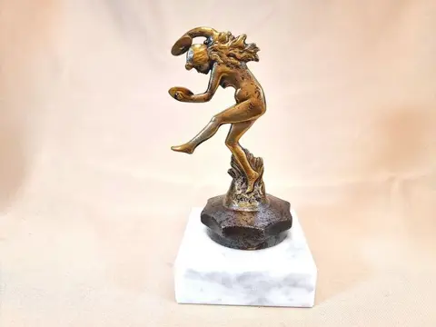Embleem/mascotte/kenteken - Cymbal Player - 1920-1930