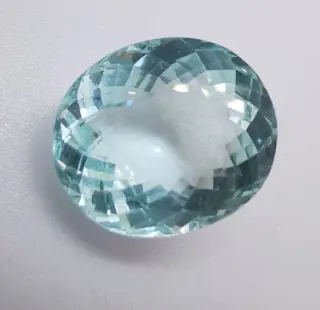 Light Greenish Blue Aquamarijn - 10.14 ct