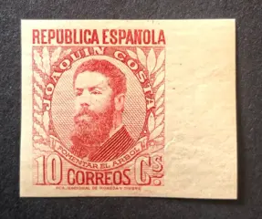 Spanje 1932 - Joaquín Costa. 10 céntimos pink. Stamp with colour change. Imperforated. Sheet margin - Edifil 664ccbs