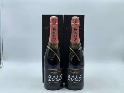 2015 Moêt et Chandon Grand Vintage - Champagne Rosé - 2