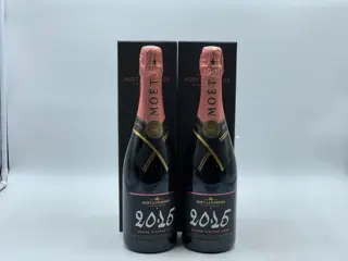 2015 Moêt et Chandon Grand Vintage - Champagne Rosé - 2
