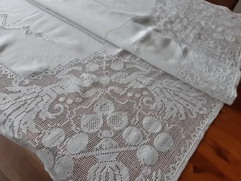 Handgemaakt Burano tafelkleed Engel - 130 x 130 cm - Art