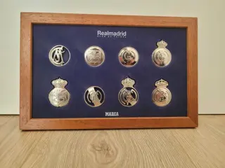Schilden Real Madrid Wit goud. Volledige collectie