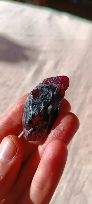 Geen minimumprijs: 124,22 karaat ruwe painite . -