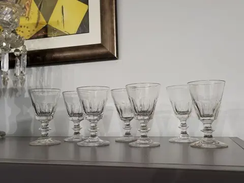 Baccarat, Saint Louis - Wijnglazen (7) - Kristal - Caton