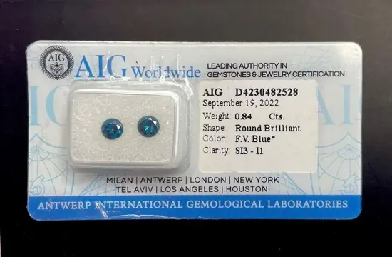 2 pcs Diamant - 0.84 ct - Briljant - Vivid Blue - SI3-I1