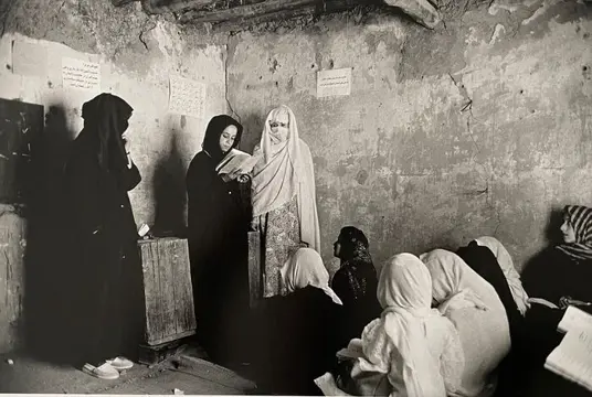 Olivier Jobard - Ecole de jeunes femmes au Penshir 1999