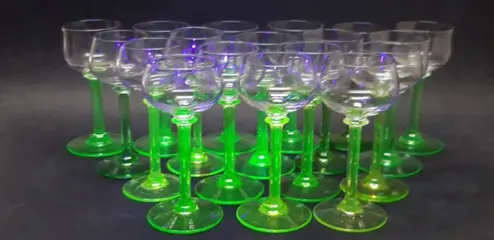 Aperitif glasses uranium glass (18) - Art Deco - Uranium