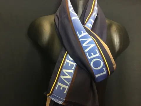 Loewe - 208/72cm V-I-PLUXE - Sjaal