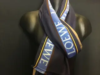 Loewe - 208/72cm V-I-PLUXE - Sjaal