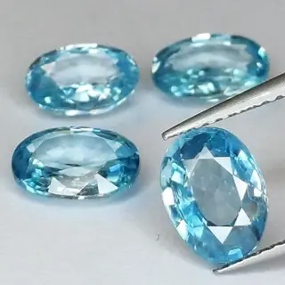 4 pcsZirkoon - 6.44 ct