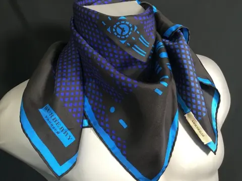 Burberry - Silk luxeLondon - Sjaal