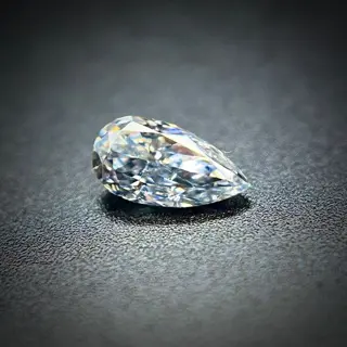1 pcs Diamant - 0.08 ct - Peer - Faint blue - Niet vermeld