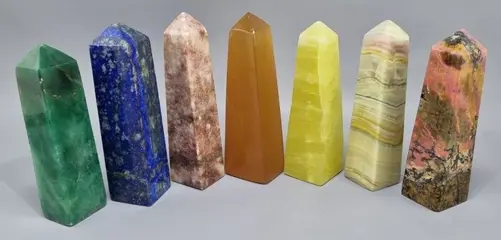 Aventurijn, Rhodoniet, Lapis, Calciet, Onyx en Jaspis