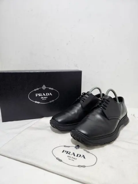 Prada - Sneakers - Sneakers - Maat: Schoenen / EU 43,5