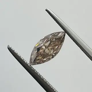 1 pcs Diamant - 0.75 ct - Markies - Color Enhanced - fancy