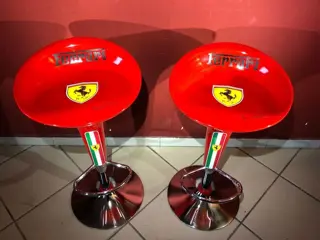 Decoratief object - Coppia di Sgabelli - Ferrari - Na 2000
