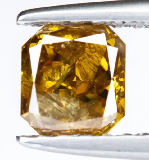 Diamant - 0.50 ct - Natural Fancy Intense Yellowish