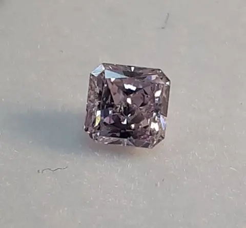 1 pcs Diamant - 0.28 ct - Carré - Elegant donkergrijs