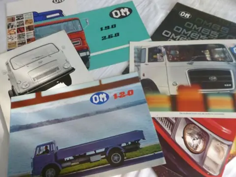 Brochures/catalogi - Lot of 8 classic OM Truck sales