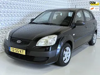 Kia Rio 1.4 L Elektrische ramen + Radio/cd speler + Stuurbekrachtiging