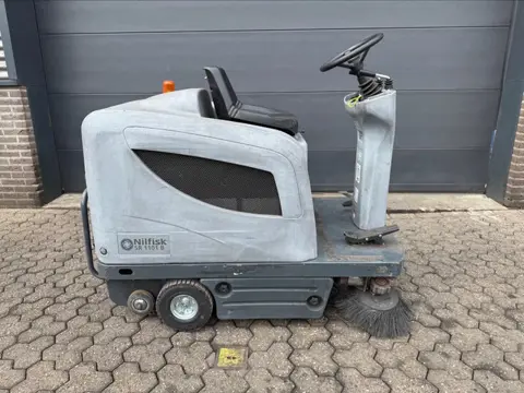 Nilfisk sweeper/SR 1101 R