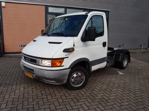 Iveco Daily 40 C 13 be trekker 6600kg trekvermogen nw apk goede staat b.e kleinrijbewijs 40c13 130pk