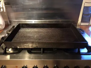 Oudewetse glil pan , braadpan , buitenpan , bbq pan