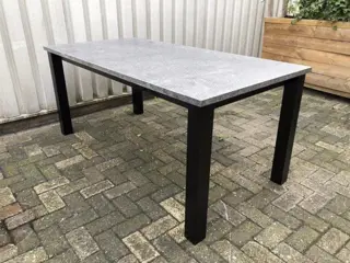 Foto 10 van Tuintafel met granieten blad, graniet , tuintafel