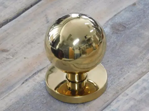 Deurknop messing ,vast