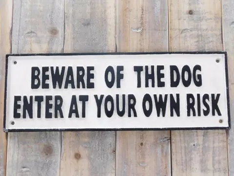 Bord pas op voor de hond , hondenbord