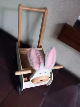 Houten loopkar, voor de pop, beer of een knuffeldier