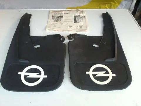 Spatlappen Opel Kadett E GT achter 90273785