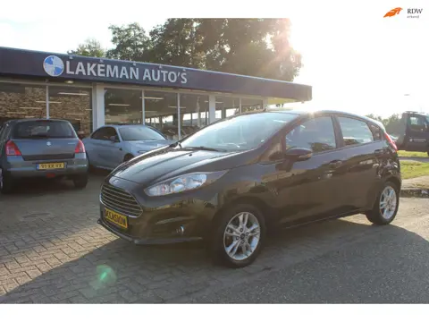 Ford Fiesta 1.25 Titanium Huurkoop Inruil Service Garantie Apk Rijklaar !!