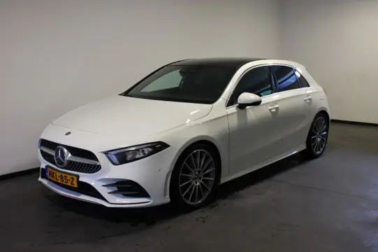 MERCEDES-BENZ A-KLASSE A250 Premium Plus, AMG Pakket, Pano, Sfeerverl, Stoelverw.