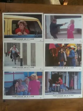 PERSONNE NE M ' AIME lobbycard set.