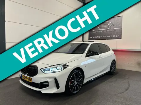 BMW 1-serie 118i M135i Corporate High Executive Pano, Virtual Cockpit, Head-Up Display, Sfeerverlich