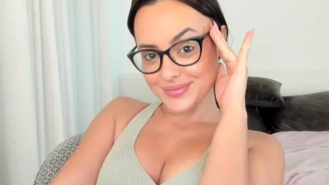 Alexia90 Hooii, wat dacht je van een leuk gesprek om te ontspannen?