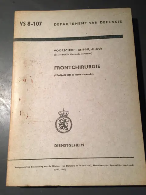 Diverse boeken frontchirurgie soldaat