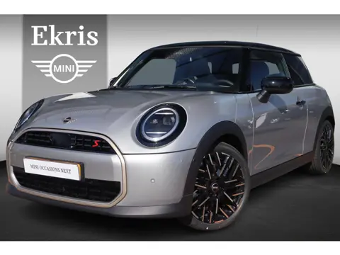 MINI 3-deurs Cooper S | Favoured Trim + Pakket M / Panoramadak /MINI Head-Up Display