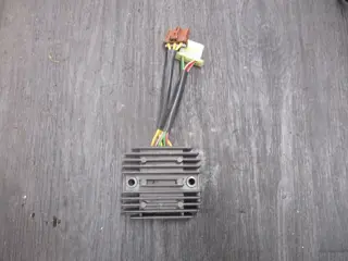 SPANNINGSREGELAAR Aprilia RSV 1000 1998 - 2000
